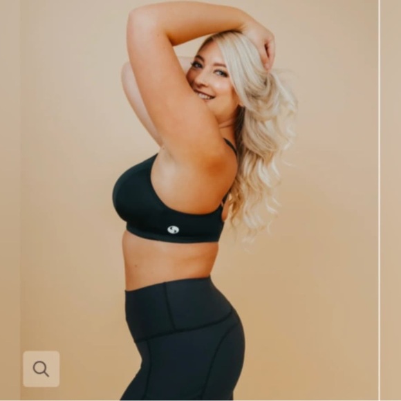 Cadenshae Black Adjustable Seamless Bra 12 - Picture 4 of 6